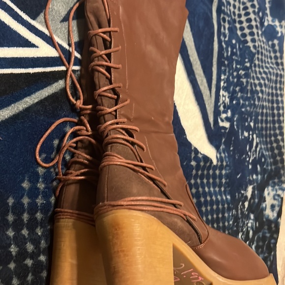 Bucco Capensis Brown Heeled Boots Women’s sz 8 - Picture 4 of 5